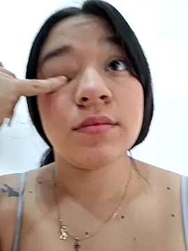 -VICKKY online show from April 2026 02:07:02 PM