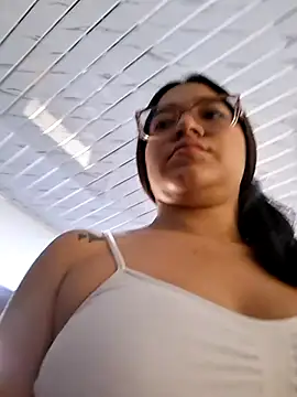 -VICKKY online show from April 2026 02:25:01 PM