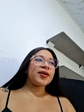-VICKKY online show from June 2026 02:05:01 PM