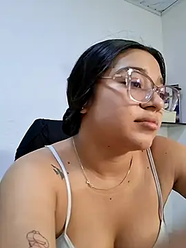 -VICKKY online show from July 2026 07:24:01 PM