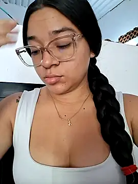 -VICKKY online show from July 2026 04:22:01 PM