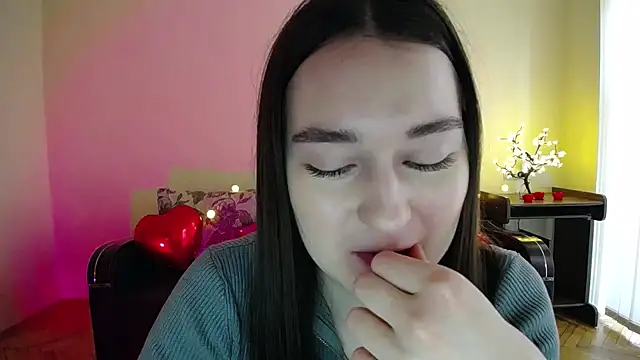 Pretty shy online show from March 2025 09:39:02 AM