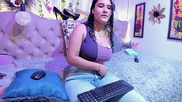 Snapshot of Chanelle_ chatting on March 2025 01:04:02 PM Chanelle online show from March 2025 01:04:02 PM