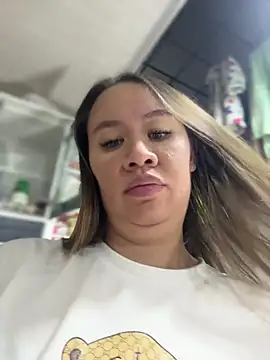 Snapshot of Emiily_lee chatting on December 2025 03:24:01 AM Emiily lee online show from December 2025 03:24:01 AM