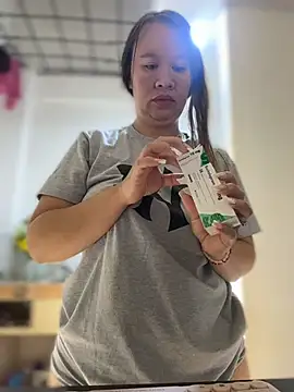 Snapshot of Emiily_lee chatting on February 2026 09:32:02 AM Emiily lee online show from February 2026 09:32:02 AM