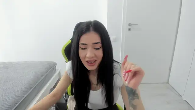 Emmapmg online show from February 2026 10:25:02 AM