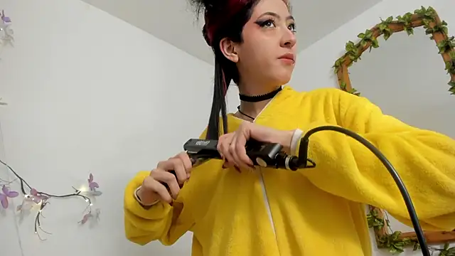 BonnieCute  online show from October 2025 12:00:01 AM