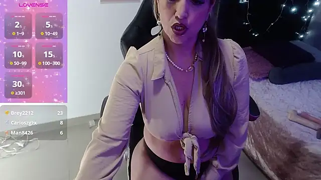 Snapshot of anyclark_ chatting on January 2025 06:49:02 AM anyclark online show from January 2025 06:49:02 AM