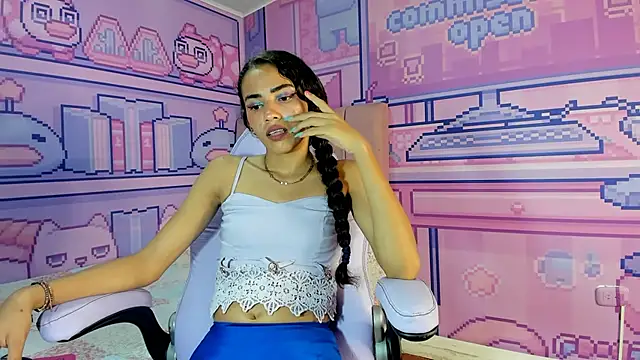 Snapshot of Evelin_shy chatting on November 2025 04:51:01 AM Evelin shy online show from November 2025 04:51:01 AM