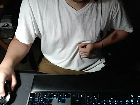 thealfawolf01 online show from October 2025 12:59:01 PM