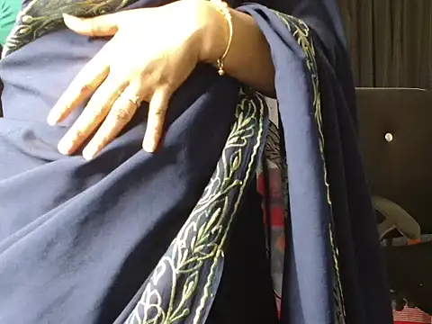 Snapshot of Unlucky-flowers chatting on February 2026 06:06:01 PM Unlucky-flowers online show from February 2026 06:06:01 PM