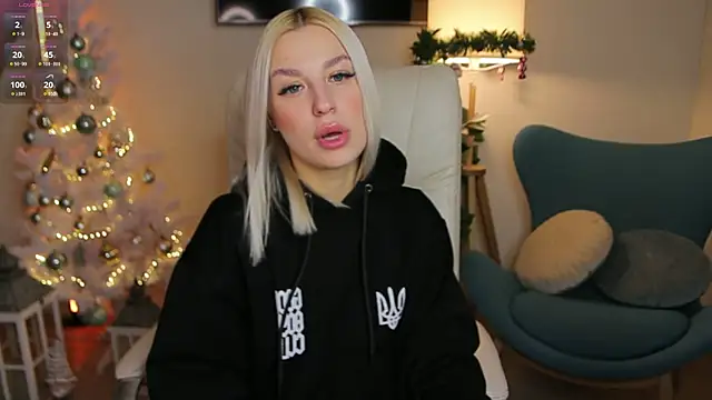 Snapshot of Crystal_Barbie chatting on December 2024 07:59:02 PM Crystal Barbie online show from December 2024 07:59:02 PM