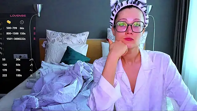 Snapshot of PannaDakota chatting on February 2025 06:04:01 AM PannaDakota online show from February 2025 06:04:01 AM