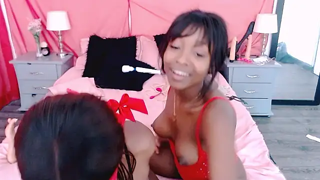 Snapshot of AdelynYasmin chatting on December 2024 02:42:02 AM AdelynYasmin online show from December 2024 02:42:02 AM