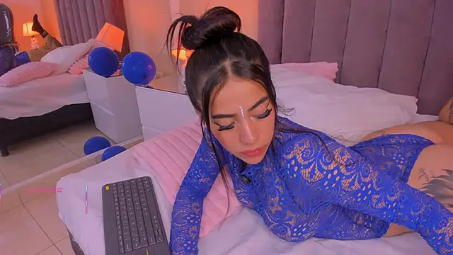 Megan Thompsonn online show from June 2026 12:53:02 PM