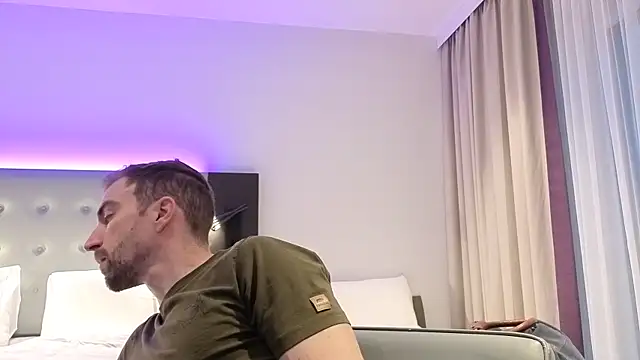 Snapshot of Rac-Coon chatting on September 2025 05:47:02 PM Rac-Coon online show from September 2025 05:47:02 PM