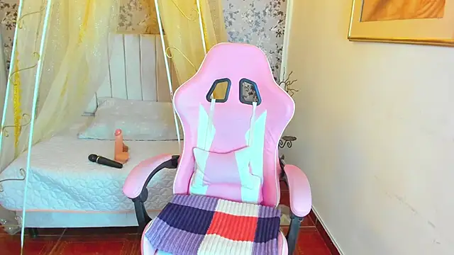 agatha rusell  online show from January 2025 04:05:01 AM