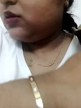 Snapshot of smile_pretty chatting on January 2025 06:35:01 PM smile pretty online show from January 2025 06:35:01 PM