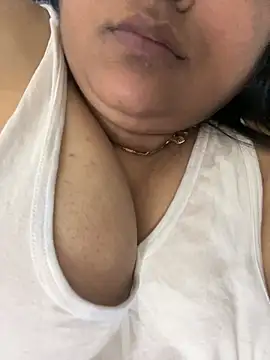 Snapshot of smile_pretty chatting on March 2025 07:42:02 PM smile pretty online show from March 2025 07:42:02 PM