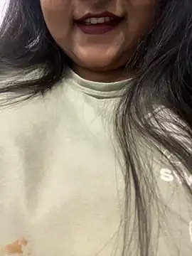 Snapshot of smile_pretty chatting on September 2025 06:01:02 PM smile pretty online show from September 2025 06:01:02 PM