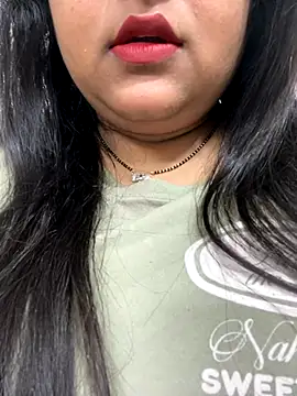 Snapshot of smile_pretty chatting on October 2025 04:18:02 PM smile pretty online show from October 2025 04:18:02 PM