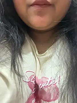 Snapshot of smile_pretty chatting on February 2026 05:22:02 PM smile pretty online show from February 2026 05:22:02 PM