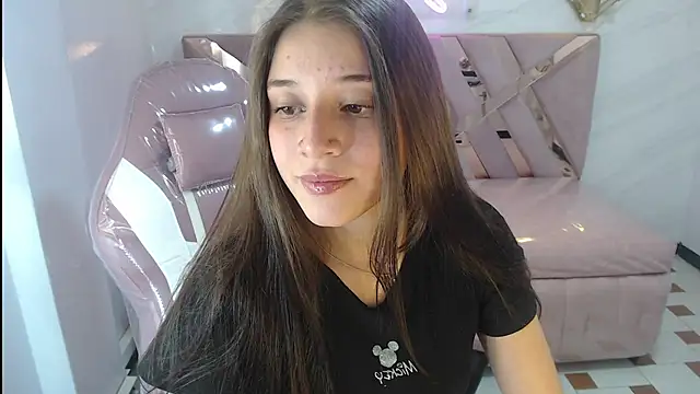 Snapshot of _Emily_v chatting on December 2024 08:20:01 AM Emily v online show from December 2024 08:20:01 AM