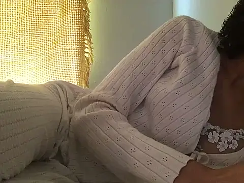 Snapshot of loveofbea chatting on January 2025 07:41:02 PM loveofbea online show from January 2025 07:41:02 PM