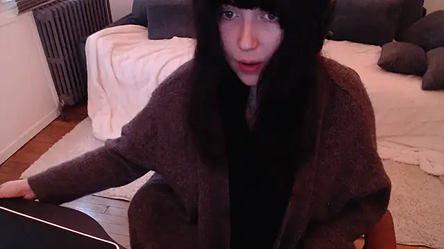 Snapshot of Lynylou chatting on December 2024 02:13:01 PM Lynylou online show from December 2024 02:13:01 PM