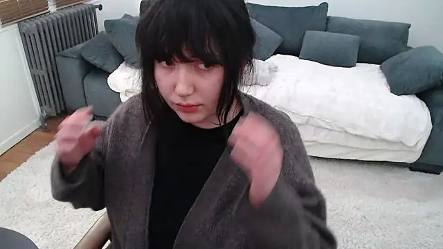 Snapshot of Lynylou chatting on February 2025 02:24:02 PM Lynylou online show from February 2025 02:24:02 PM