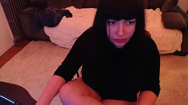 Snapshot of Lynylou chatting on March 2025 06:38:02 AM Lynylou online show from March 2025 06:38:02 AM