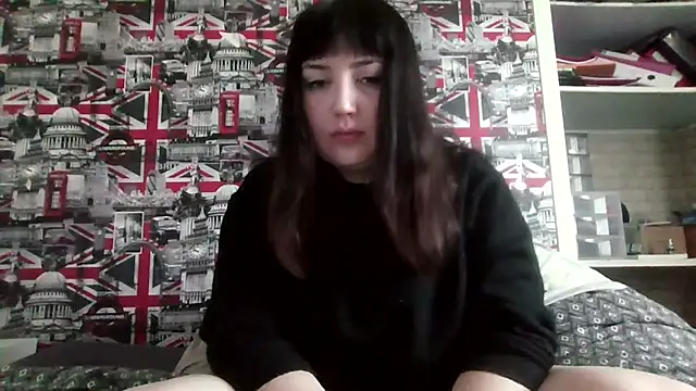 Snapshot of Lynylou chatting on October 2025 07:30:01 AM Lynylou online show from October 2025 07:30:01 AM