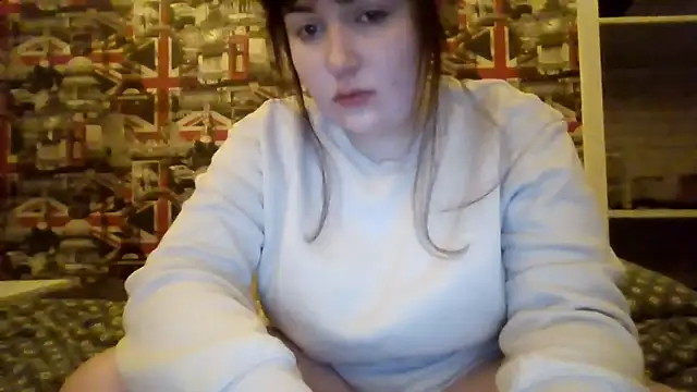 Snapshot of Lynylou chatting on November 2025 09:24:02 PM Lynylou online show from November 2025 09:24:02 PM