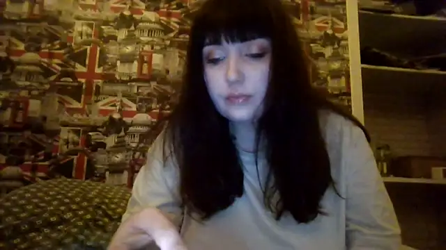 Lynylou online show from December 2025 08:16:02 PM