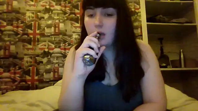 Lynylou online show from December 2025 08:38:02 PM