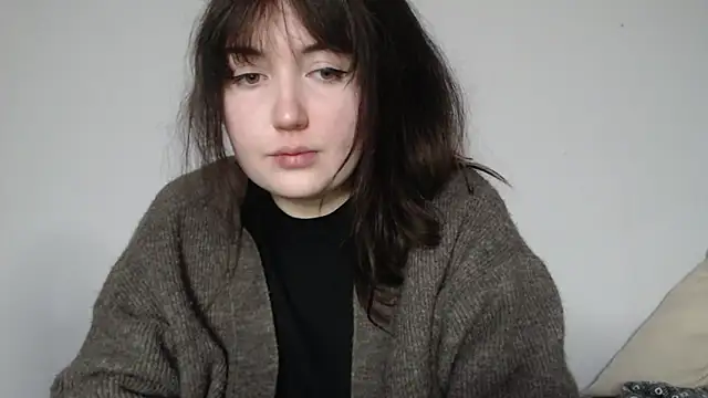 Lynylou online show from March 2026 06:11:01 PM