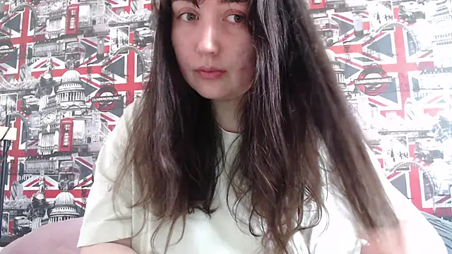 Lynylou online show from April 2026 02:44:01 PM