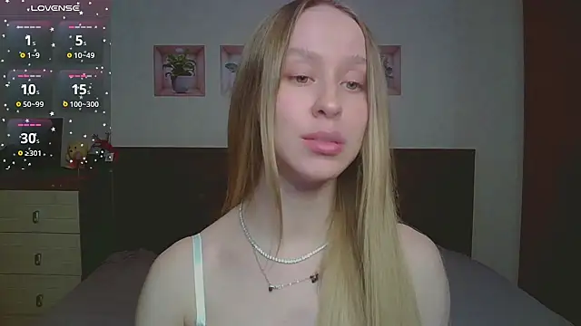 Snapshot of Lily__Devil chatting on January 2026 03:50:01 PM Lily Devil online show from January 2026 03:50:01 PM