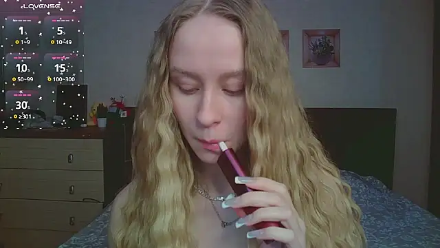 Snapshot of Lily__Devil chatting on January 2026 03:38:02 PM Lily Devil online show from January 2026 03:38:02 PM