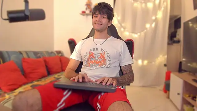 Snapshot of justin_stark7 chatting on December 2025 09:33:01 PM justin stark7 online show from December 2025 09:33:01 PM