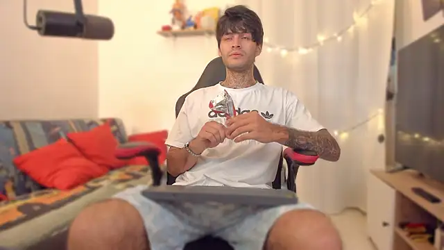 Snapshot of justin_stark7 chatting on February 2026 07:09:02 PM justin stark7 online show from February 2026 07:09:02 PM