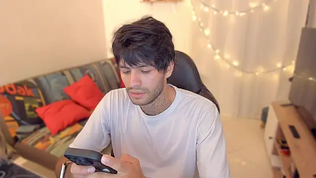 Snapshot of justin_stark7 chatting on February 2026 01:55:01 PM justin stark7 online show from February 2026 01:55:01 PM