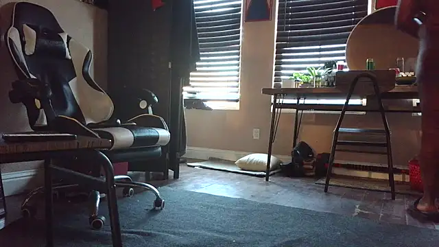 Snapshot of bigshh8 chatting on October 2025 11:47:01 PM bigshh8 online show from October 2025 11:47:01 PM