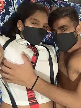 hottiess69 online show from September 2025 05:35:01 PM