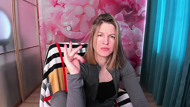 EmilyWalkeri online show from February 2025 08:06:02 AM