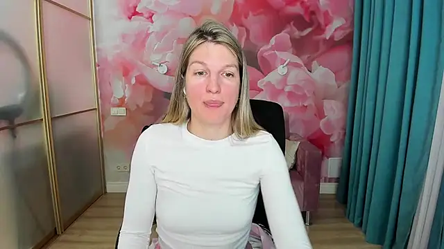 EmilyWalkeri online show from May 2026 06:59:01 PM