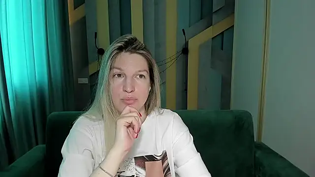 EmilyWalkeri online show from June 2026 06:52:02 AM