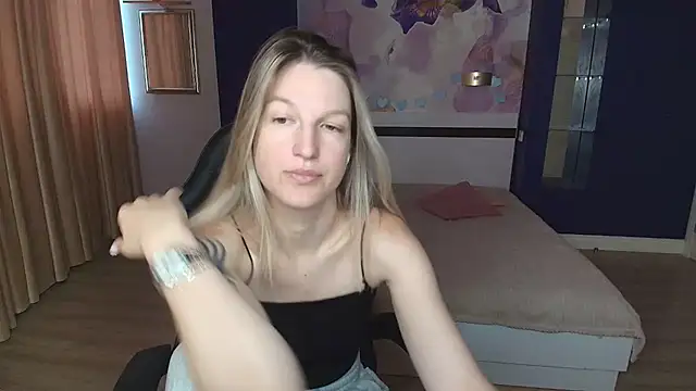 EmilyWalkeri online show from July 2026 06:49:01 AM