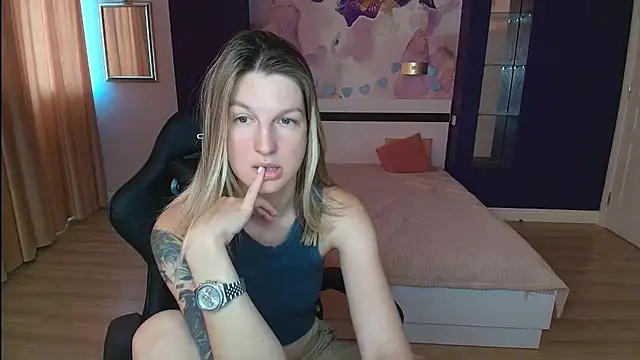 EmilyWalkeri online show from July 2026 07:22:02 AM