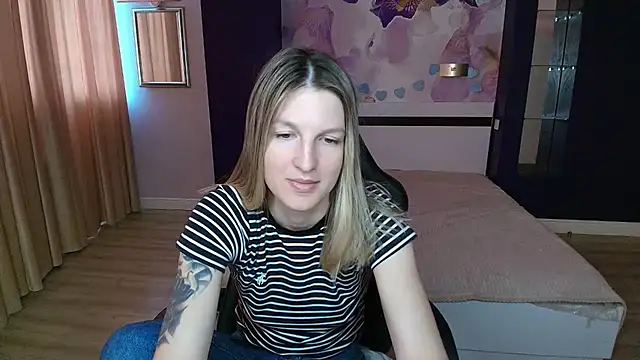 EmilyWalkeri online show from July 2026 07:15:02 AM